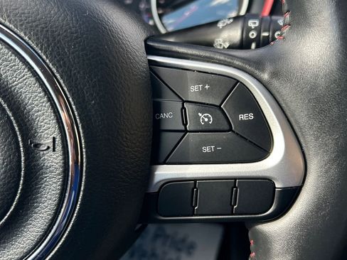 Used 2018 Jeep Compass Trailhawk w/ Cold Weather Group image 32