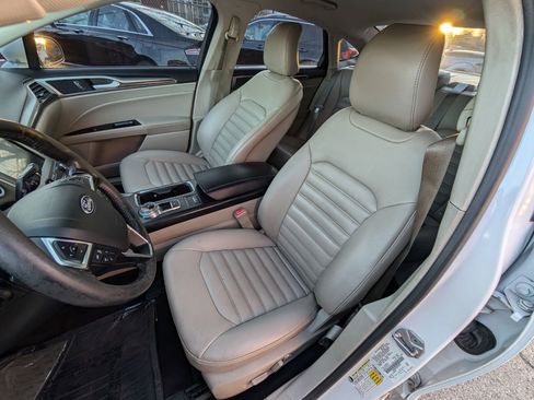 Used 2019 Ford Fusion SEL image 16