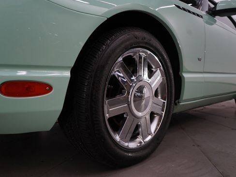 Used 2004 Ford Thunderbird image 21