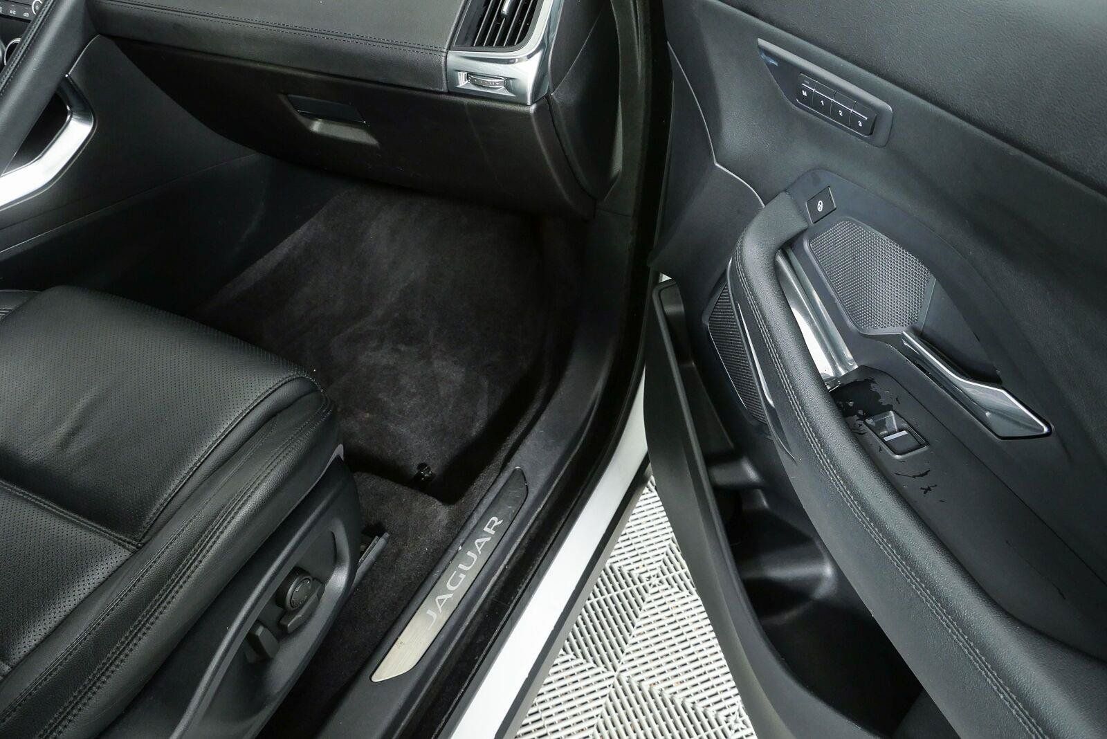 Used 2018 Jaguar E-PACE SE AWD/4WD image 26