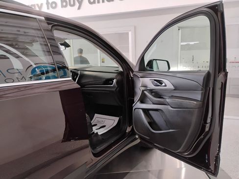 Used 2021 Chevrolet Traverse LT FWD image 85
