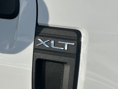 Used 2025 Ford Maverick XLT w/ Equipment Group 302A image 9