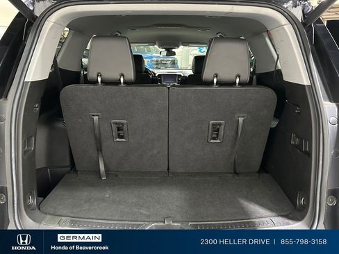 Used 2023 GMC Acadia SLT FWD image 30