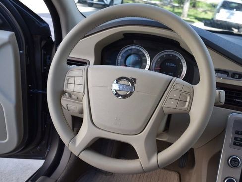 Used 2011 Volvo XC70 3.2 w/ Premium Pkg image 62