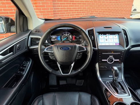 Used 2016 Ford Edge Titanium image 10