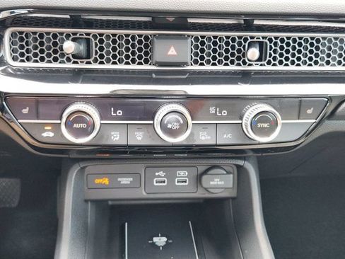 Used 2022 Honda Civic Touring image 19