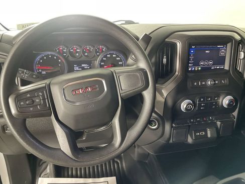 Used 2024 GMC Sierra 2500 Pro w/ Convenience Package image 11