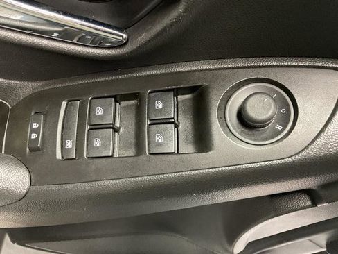 Used 2019 Chevrolet Trax LT w/ LT Convenience Package image 10