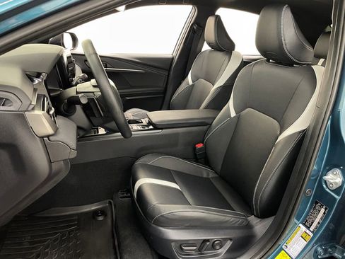 Used 2025 Toyota Camry SE image 19