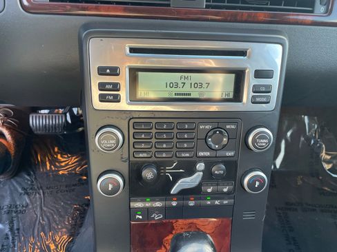 Used 2008 Volvo XC70 3.2 image 16