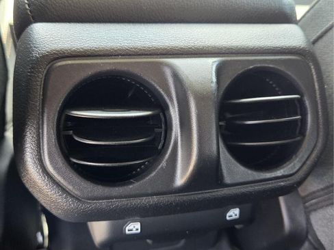 Used 2025 Jeep Wrangler Unlimited Sport AWD/4WD image 14