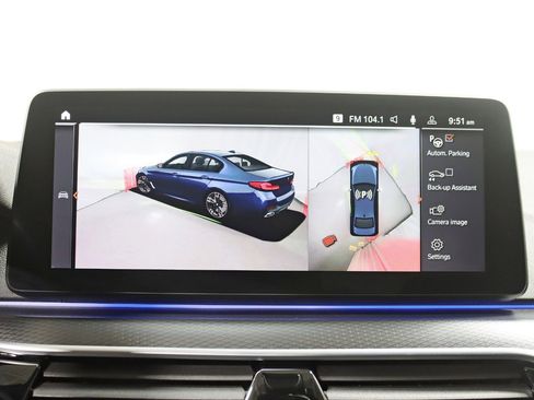 Used 2022 BMW M550i xDrive image 23