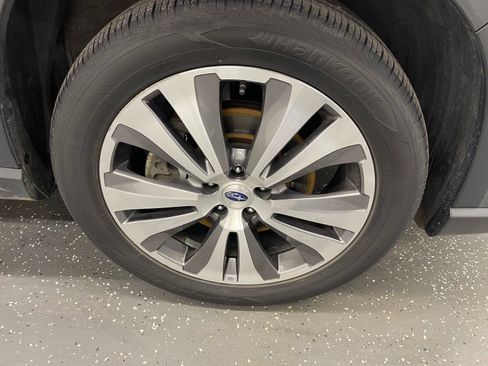 Used 2021 Subaru Ascent Limited w/ Technology Package image 18