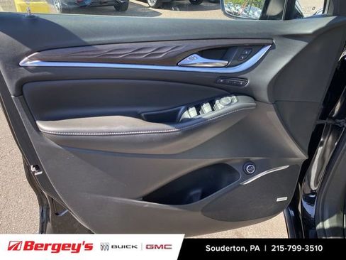 Used 2022 Buick Enclave Avenir w/ Avenir Technology Package AWD/4WD image 26