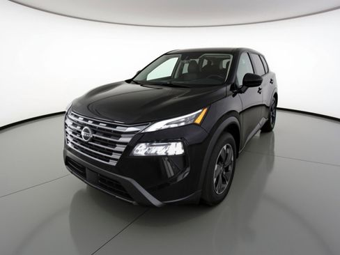 Used 2025 Nissan Rogue SV image 3