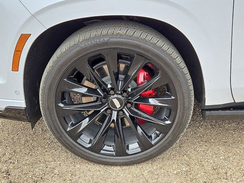 Used 2026 Cadillac Escalade V w/ LPO, ONYX Package AWD/4WD image 11