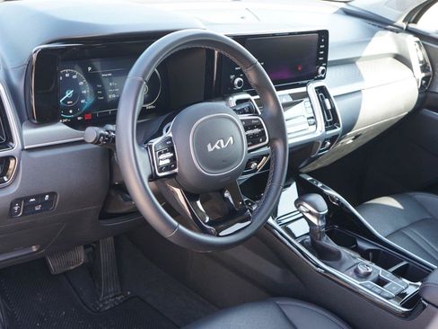 Used 2023 Kia Sorento SX AWD/4WD image 9