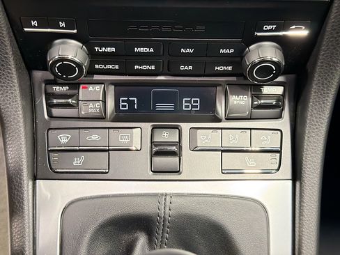 Certified 2024 Porsche 718 Boxster image 29