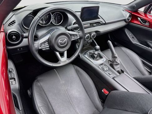 Used 2020 MAZDA MX-5 Miata RF Grand Touring RWD image 9