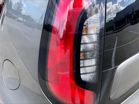 Used 2019 Kia Soul FWD image 26