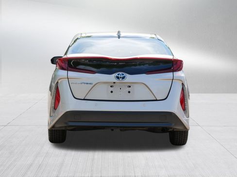Used 2017 Toyota Prius Prime Advanced FWD image 6