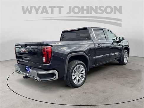 Used 2022 GMC Sierra 1500 SLE w/ X31 Off-Road Package image 5