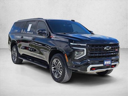 Used 2025 Chevrolet Suburban Z71 w/ Comfort Package image 3