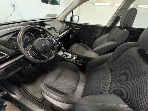 Used 2024 Subaru Forester Premium image 19