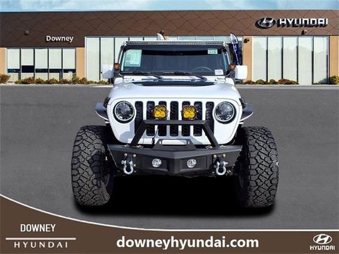 Used 2023 Jeep Gladiator Overland image 2