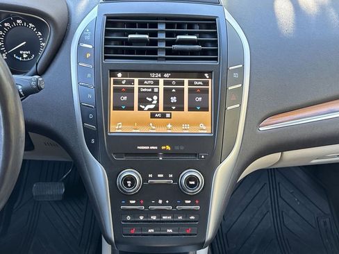 Used 2018 Lincoln MKC Select w/ Select Plus Package image 23