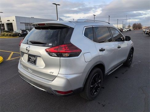 Used 2018 Nissan Rogue SV image 7