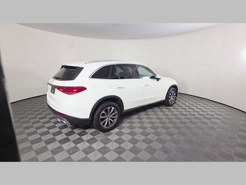 Used 2024 Mercedes-Benz GLC 300 image 39