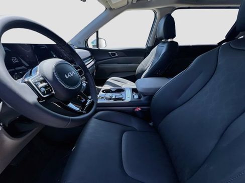 New 2026 Kia Carnival EX FWD image 22