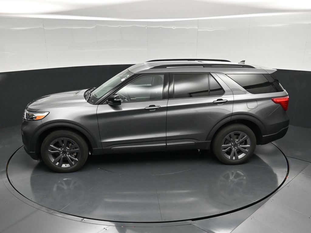 Used 2023 Ford Explorer XLT w/ Equipment Group 202A AWD/4WD image 48