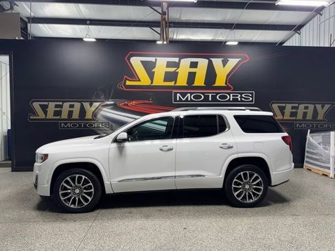 Used 2021 GMC Acadia Denali w/ Denali Technology Package FWD image 2
