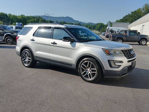 Used 2016 Ford Explorer Sport AWD/4WD image 2