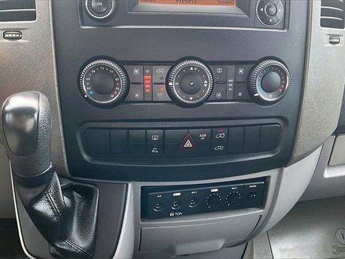 Used 2011 Mercedes-Benz Sprinter 2500 image 24