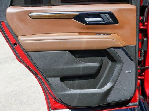 New 2026 Chevrolet Tahoe High Country AWD/4WD image 17