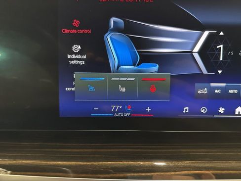 Used 2025 BMW X5 xDrive50e image 33