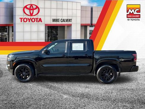 Used 2023 Nissan Frontier SV w/ SV Convenience Package RWD image 2