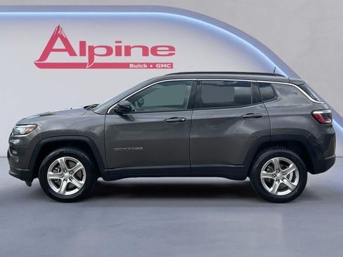 Used 2024 Jeep Compass Latitude AWD/4WD image 2