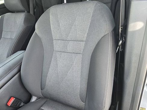 Used 2025 Nissan Rogue SV FWD image 14