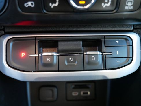 Certified 2023 GMC Acadia SLT w/ Elevation Edition image 24