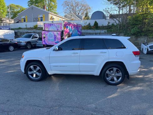 Used 2015 Jeep Grand Cherokee Overland AWD/4WD image 14