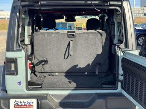 Used 2024 Jeep Wrangler Sport S image 4