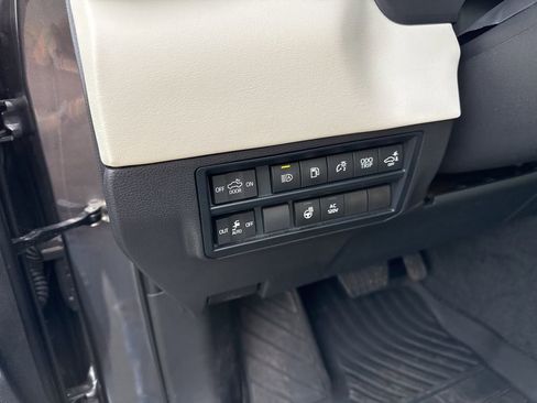 Used 2023 Toyota Tundra Capstone AWD/4WD image 8