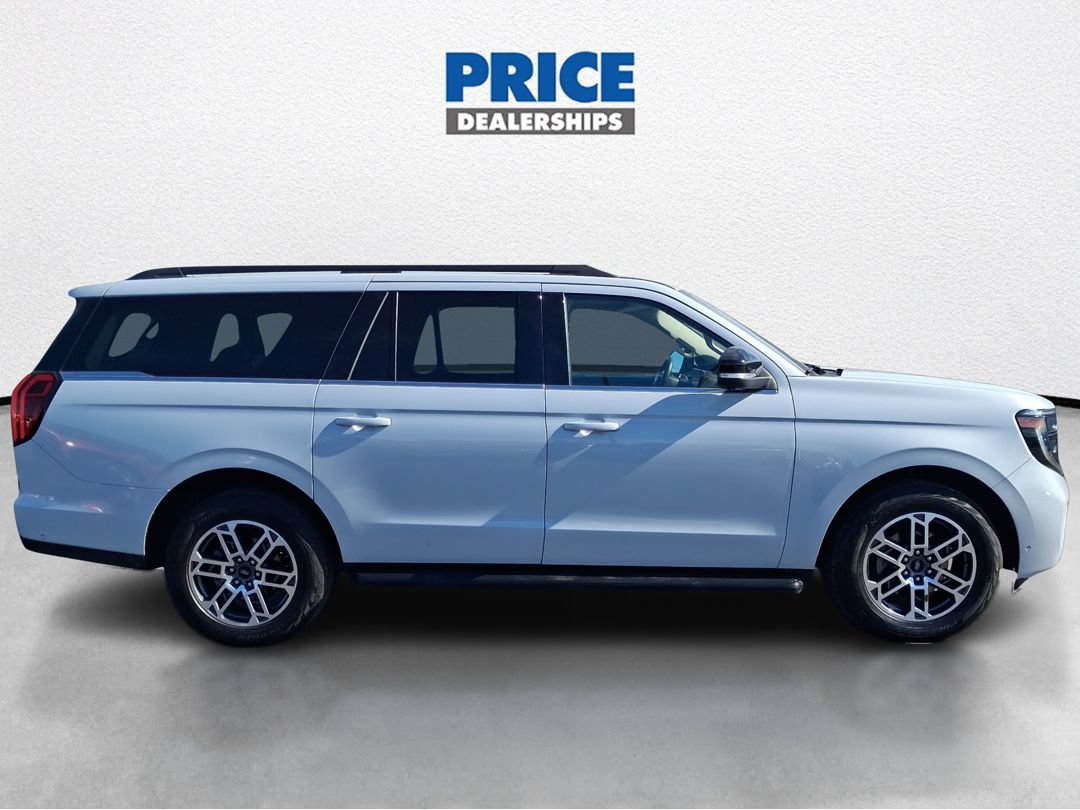Used 2025 Ford Expedition Max Active AWD/4WD image 5