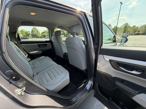 Used 2017 Honda CR-V LX image 14