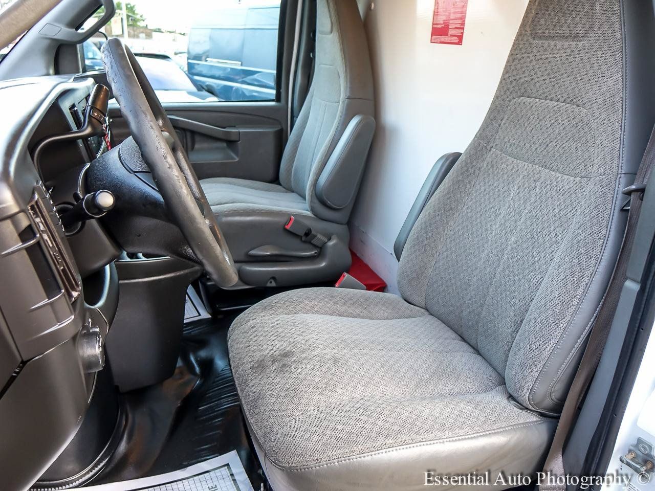 Used 2020 Chevrolet Express 3500 RWD image 8
