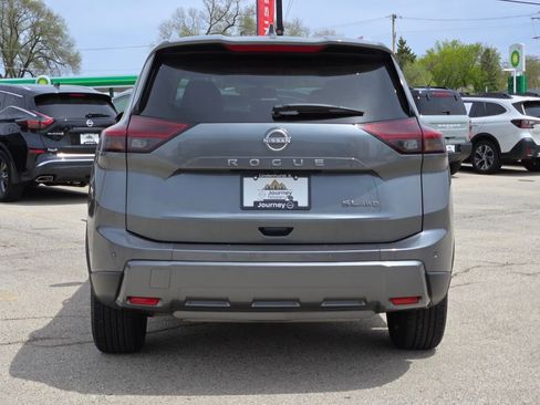 Used 2026 Nissan Rogue SL AWD/4WD image 12